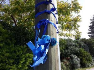 Tributes flow for police