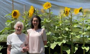Neighbours bond blossoms