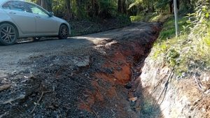 Kallista CFA demands action as drivers continue to get stuck on Olinda’ hazardous Hacketts Road