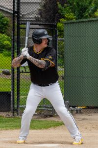 Tigers outslug Giants, Tigresses fall to Wildcats