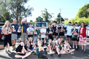 Apples aplenty for local schools through Wandin Rotary