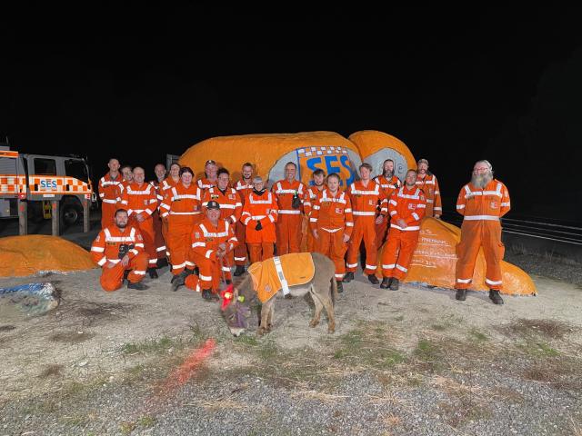emer_408066_02.jpg