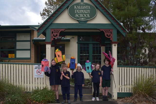 Kallista students parade their lanterns this Saturday
