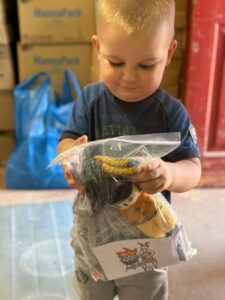 Dandenong Ranges knitters warm hearts in Ukraine